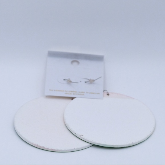 Wooden African Queen Dream Plus  Earrings Lightweight - Picture 4 of 9